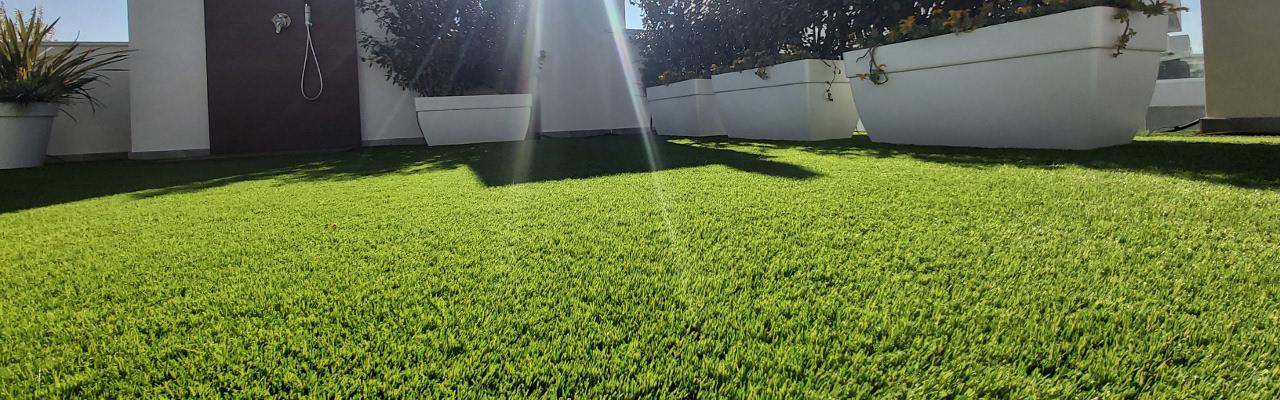 Césped artificial en espacios públicos en Alcalá de Henares