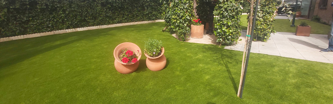 Césped artificial infantil en Alcalá de Henares