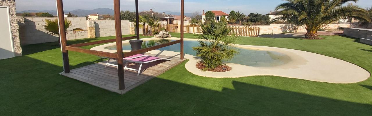 Césped artificial para piscinas en Alcalá de Henares