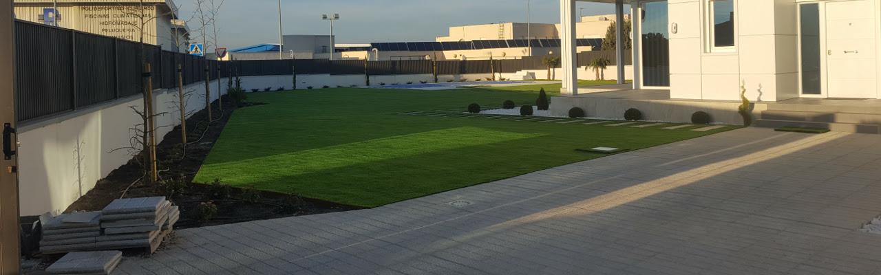 Césped artificial residencial en Alcalá de Henares